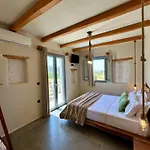 Hidden Eden Residences - Private Pools Aparthotel