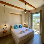 Aparthotel Hidden Eden Residences - Private Pools