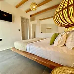 Hidden Eden Residences - Private Pools Aparthotel