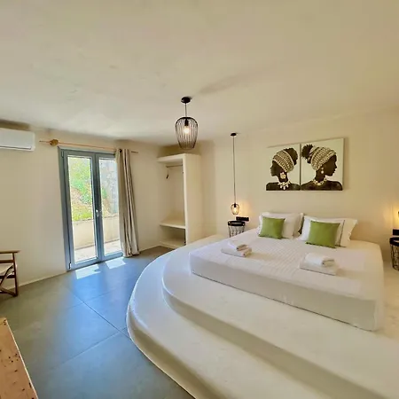 Hidden Eden Residences - Private Pools 4* Πλάκα